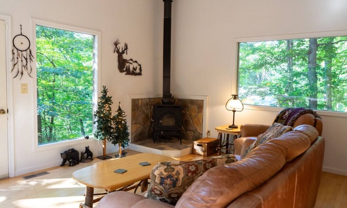 Berkeley Springs House | Almost Heaven - Grill, 3 kings, wifi, deck, pool access, hiking, wood stove