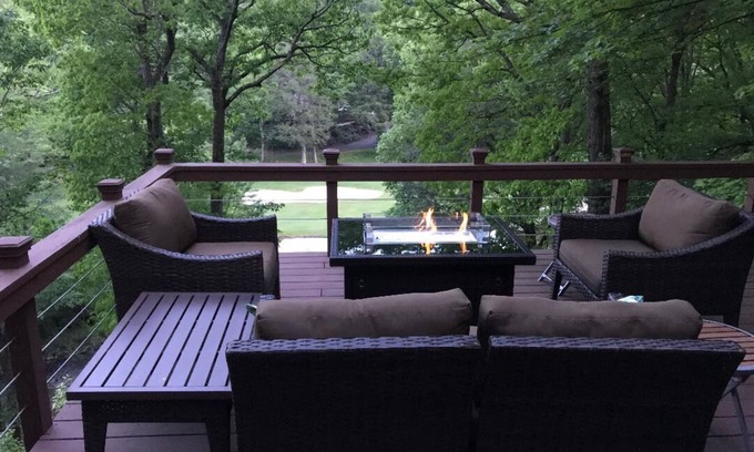 Burnsville House | Almost Heaven Mt. Michell Golf community, Newly refurbished!