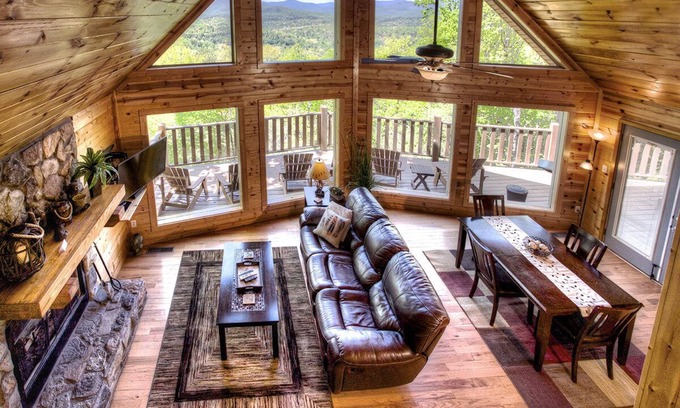 Helen Cabin | Almost Heaven | Incredible Mountain Views-Near Local Wineries and Helen, GA