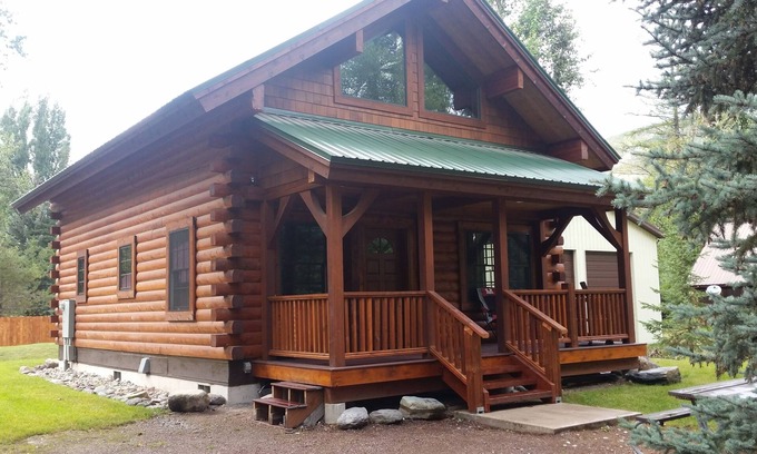 West Glacier Cabin | ALMOST NEW! HIKER'S CABIN in West Glacier