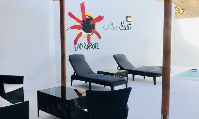 Tias House | Aloe suite with private pool