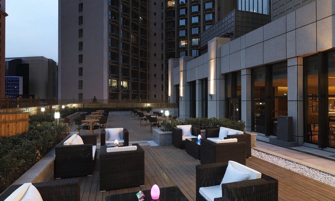 Dalian City Center Hotel | Aloft Dalian