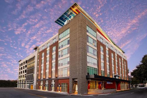 Yamacraw Village Hotel | Aloft Savannah Downtown Historic District