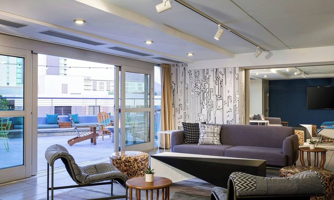 Entertainment District Hotel | Aloft Scottsdale