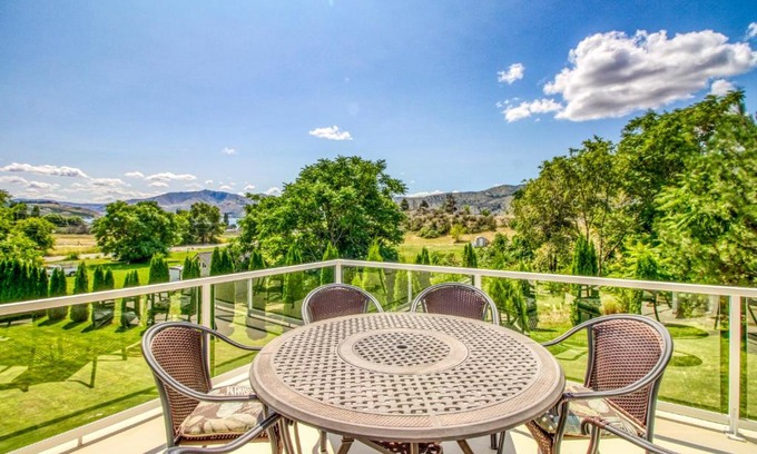 Manson House | Aloha At Lake Chelan