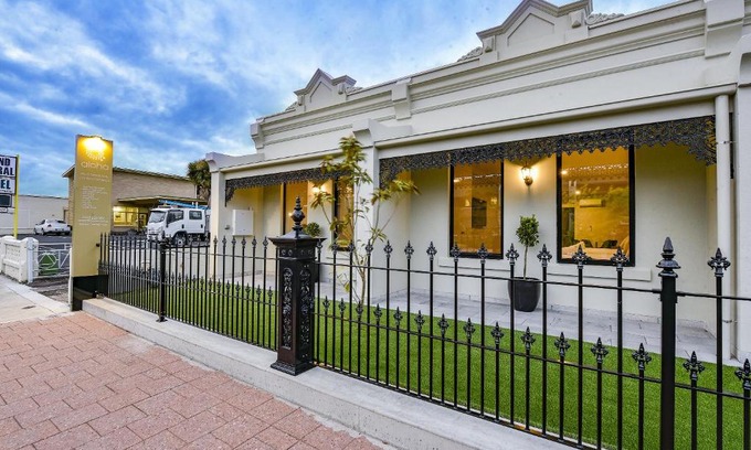 Mount Gambier Hotel | Aloha Central Premium Studios