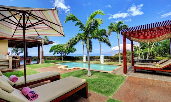 Historic Lahaina Front Street House | Aloha Spirit Maui home