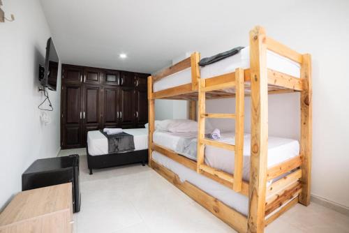 Estadio House | Alojamiento en el corazón de Medellín Hab Privada B