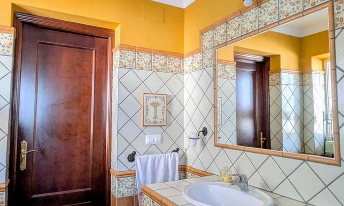Prado del Rey Villa | Alojavale in Prado del Rey, Ruta de los Pueblos Blancos, Tranquility and relaxation.