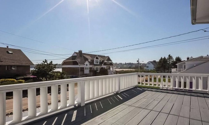 Bonnet Shores House | A’Long the Dunes! Private beach entrance and ocean views!