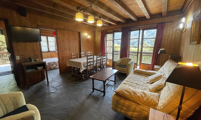 La Clusaz Apartment | Alpée 4 - Apartment in chalet for 6 people 2*