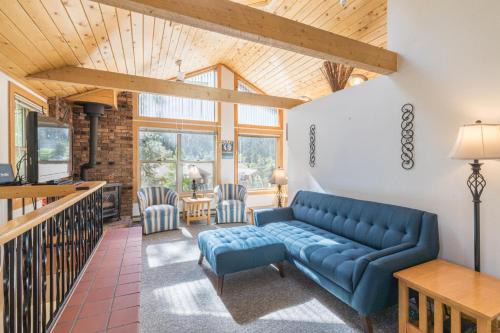 Ouray House | Alpenglow Unit 2 Laughing Magpie