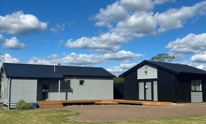 Ohakune House | Alpine Bach with spa and separate games room.