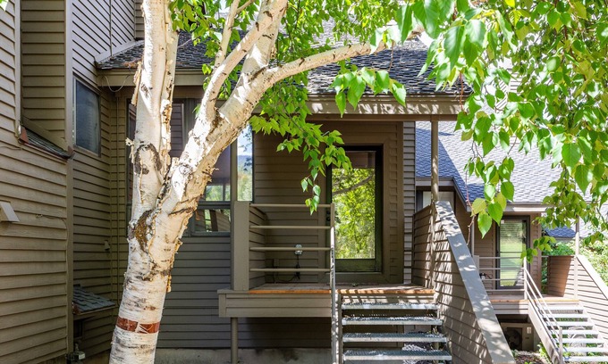 Park City House | Alpine Escape: Sleeps 8, 3BR Townhouse, Pools & Hot Tubs, 8-Min Walk to Lifts, Fireplace