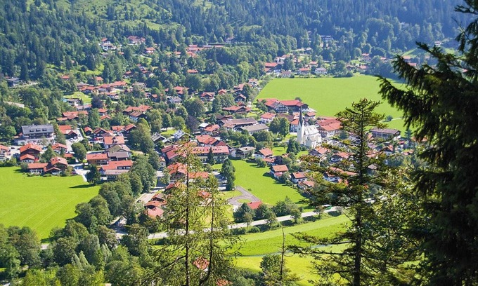 Bayrischzell Apartment | Alpine Escape & Wellness Stay