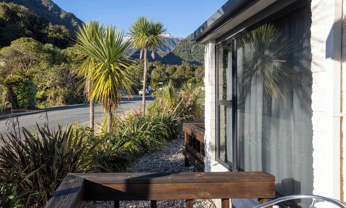Franz Josef Glacier Hotel | Alpine Glacier Motel