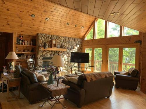 Lac du Flambeau House | Alpine Haus - Large Recreational and Fishing Lake