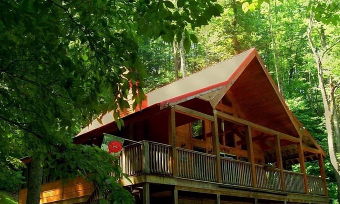 Townsend Cabin | Alpine Joy, Hot Tub, Lake Access, “Cozy Cabin Retreat in the Smokies
