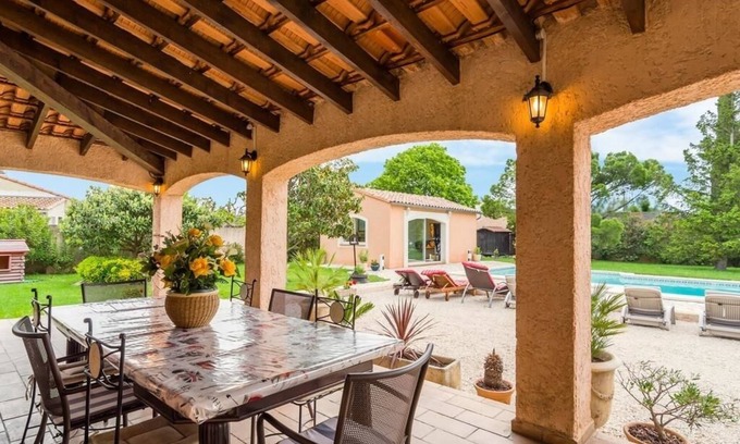 Althen-des-Paluds Villa | Alt01-belle Villa Provençale Avec Climatisation et Piscine Wifi Ping-pong