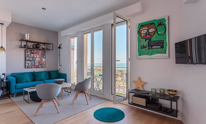 Biarritz City Centre Apartment | ALTAYA Apt with balcony and sea view in Biarritz