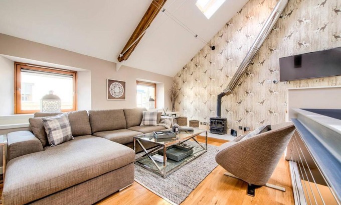 Bonnington House | ALTIDO Stunning and Modern 3bedroom Mews House with Parking