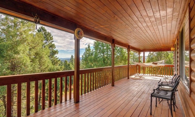 Long Valley Junction Cabin | Alton Cabin w/Deck ~ 2 Mi to Dixie Nat'l Forest!