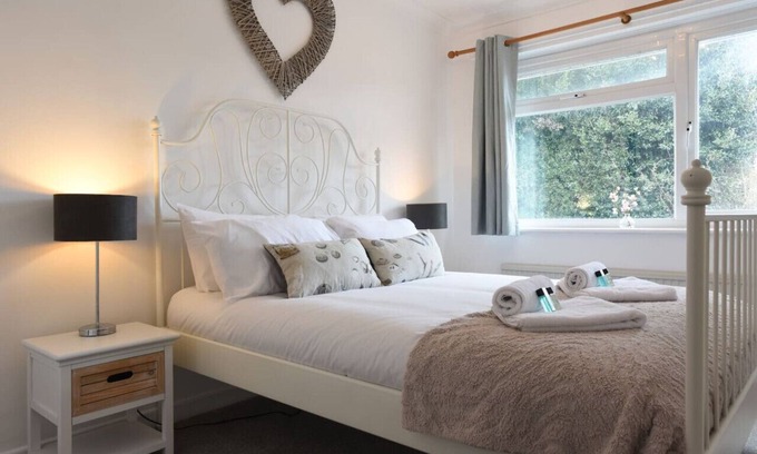 Alverstoke House | Alverstoke Manor | Family Home