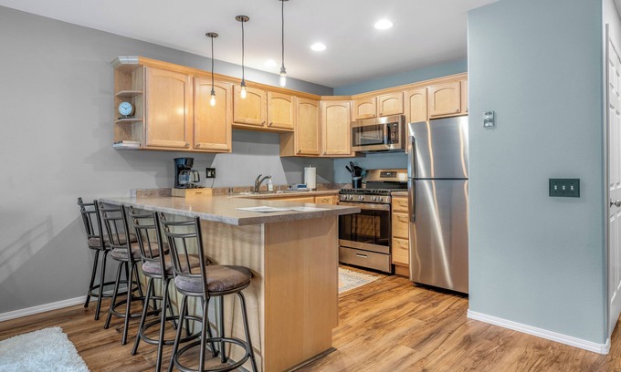 Alyeska Apartment | Alyeska Mountain Side Retreat!