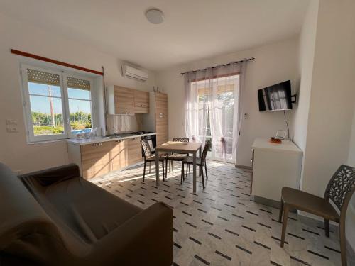 Fuscaldo Apartment | Alyssa