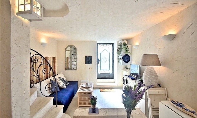 Minori Apartment | Amalfi Coast - Apt a Minori 300m from the sea. 3 bedrooms, 3 bathrooms and Wi-Fi
