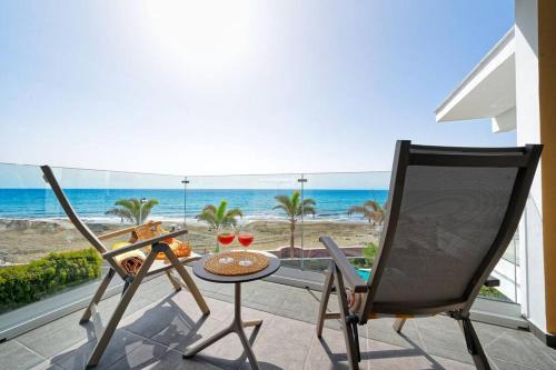San Agustin Apartment | Amapola Coast - recién reformado, frente a la playa