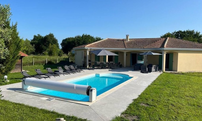 Soulac-sur-Mer Villa | Amathée nice quiet house with swimming pool