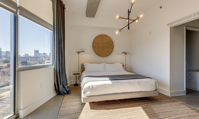 East Nashville Condo | Amazing 2 Bd 4th floor condo with spectacular views