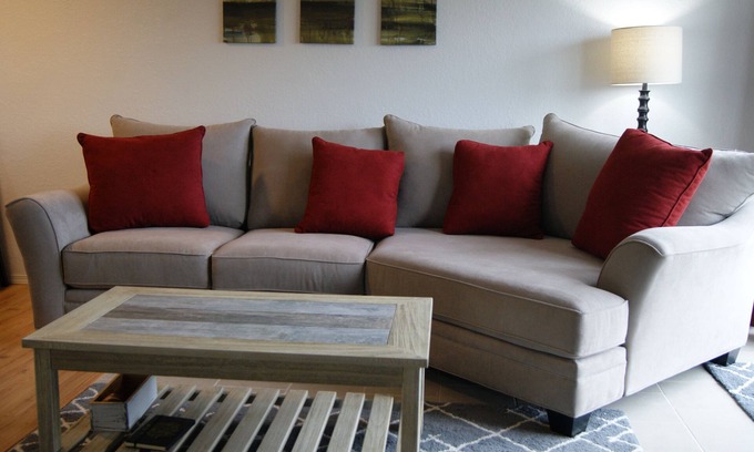 Ocean Shores Condo | Amazing 2-bdrm condo close to beach with WiFi and Fireplace