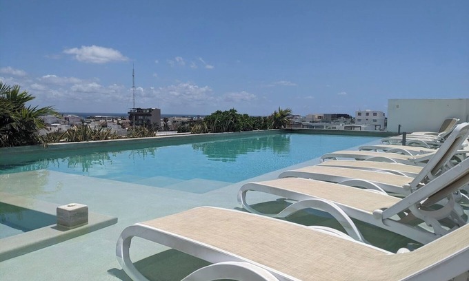 12th Street Apartment | Amazing 2 floor penthouse w/PRIVATE rooftop