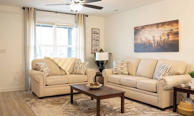 Jeffersonville House | Amazing 2 units house mins to Louisville!
