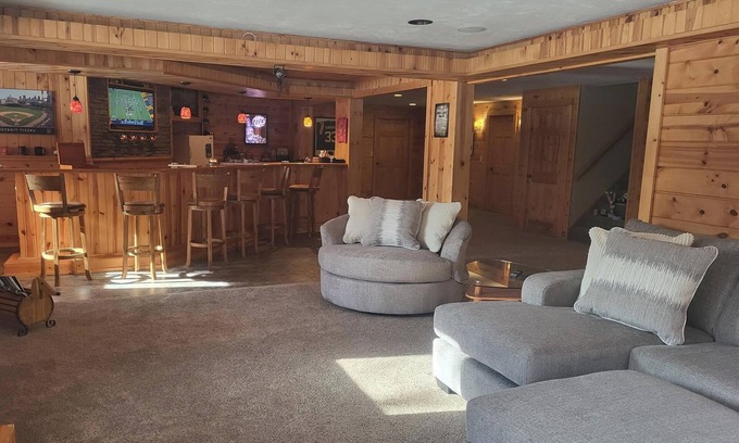 Abrams House | Amazing 3 bedroom house 20 minutes from green bay.