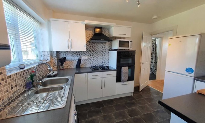 Blyth House | Amazing 3 Bedroom House with Garden in Blyth
