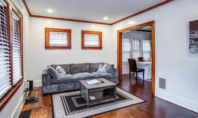 Rochester House | Amazing 3BR house in Rochester with AC, WiFi, Steps: Airport, UofR, RIT, Strong