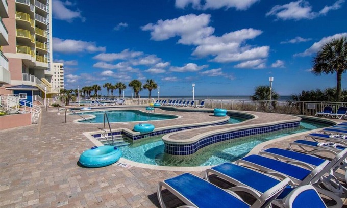 Atlantic Beach Condo | Amazing Amenities Directly Oceanfront 1BR sleeps 4-6 Full kitchen 1538