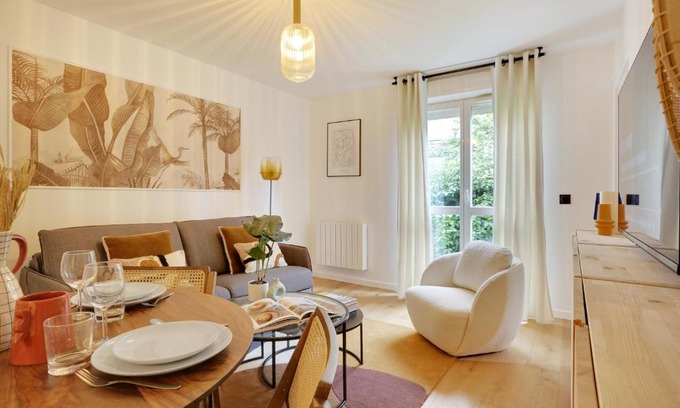 Danube Apartment | Amazing apartment 4P/1BR with small garden