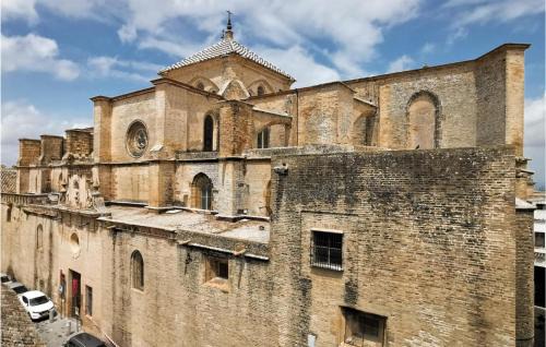 Carmona Apartment | Amazing Apartment In Carmona With Wifi