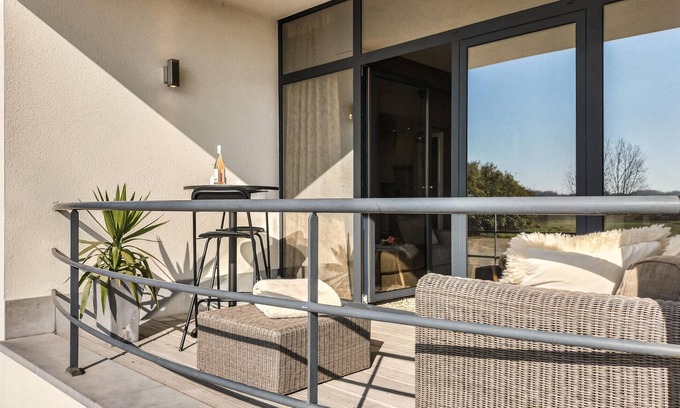Mariakerke Apartment | Amazing apartment in Oostende with WiFi
