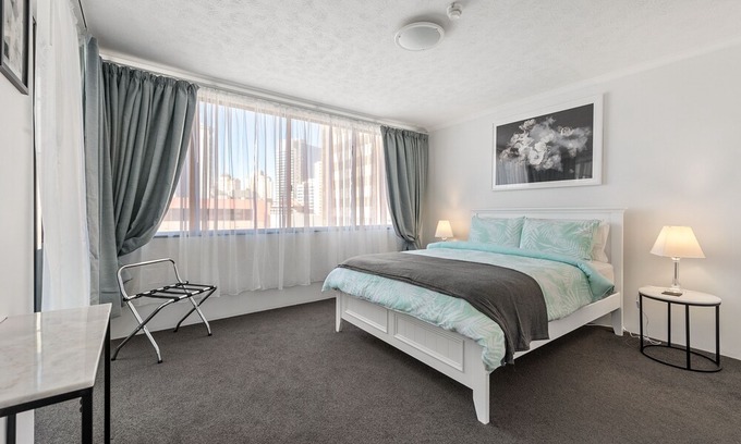 Spring Hill Apartment | Amazing Astor Apartment ~ 5 mins Brisbane CBD
