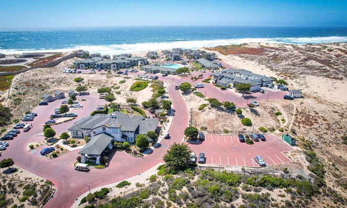Marina Condo | Amazing Beach Access, Pool, Hot Tub, Games