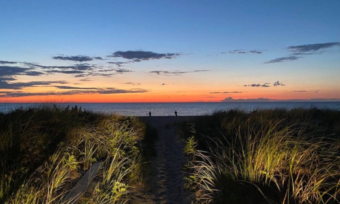 Southold House | Amazing Beach House in the North Fork Wineries
