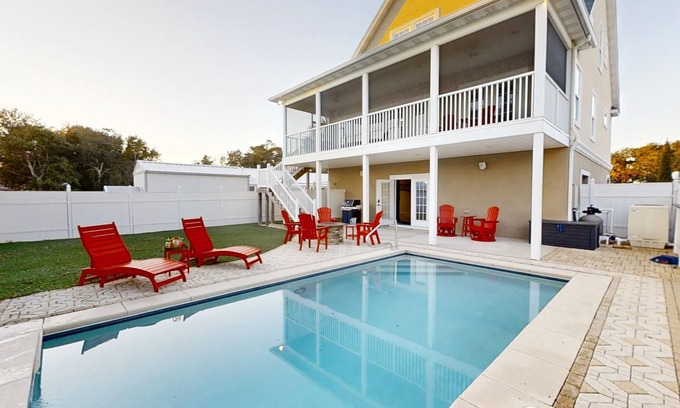 Kiska Beach House | Amazing Beach House w/pool & golf cart. A few Blocks from Beach - All New!