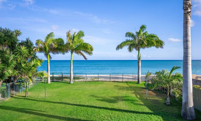 Ewa House | Amazing beachfront home on O'ahu's famous Ewa Beach! All inquiries welcome.