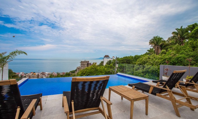 Downtown Puerto Vallarta Condo | Amazing Casa de Caras 3