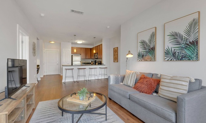 Edgehill Apartment | Amazing Condo in the Heart of the Gulch!